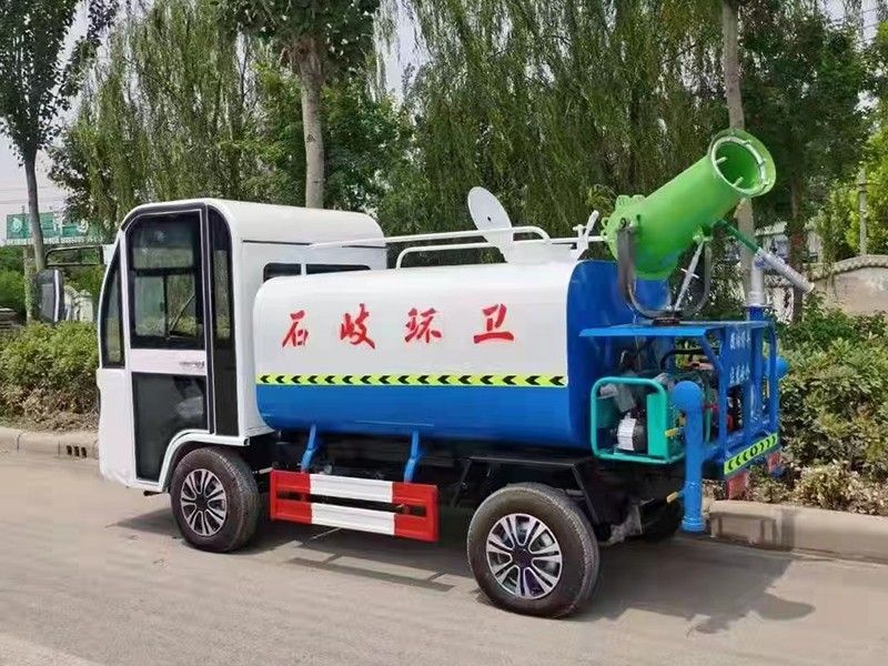 新能源四轮洒水车